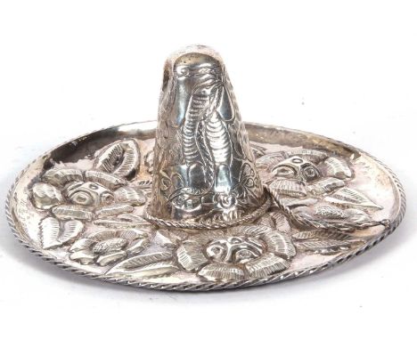 Large vintage Mexican sterling sombrero trinket dish, the inside with personalised engraving and dated 1945, stamped beneath 