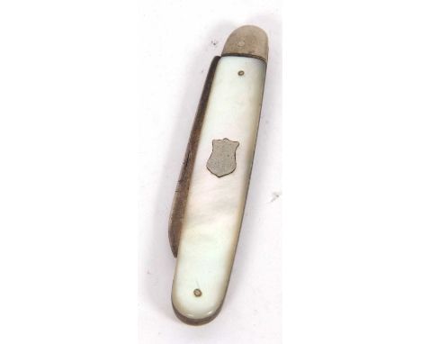 Edward VII silver bladed fruit knife with mother of pearl handle, date Sheffield 1906, makers mark for William Needham (a/f)