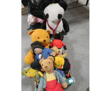 A tray of vintage dolls and teddy bears 