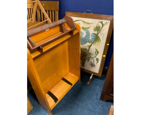 A vintage oak fire screen together with a modern open bookcase and a book rack. (3) 