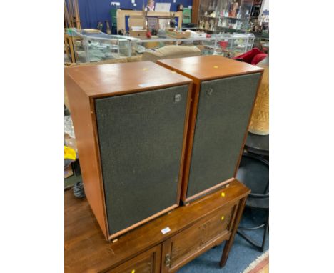 A pair of vintage teak cased Dynatron speakers H 67.5 cm. (2) 