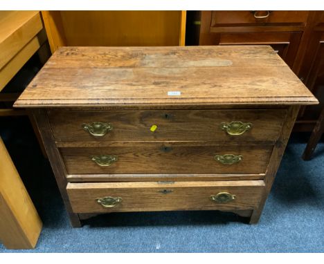 A vintage oak three drawer chest W 92 cm 