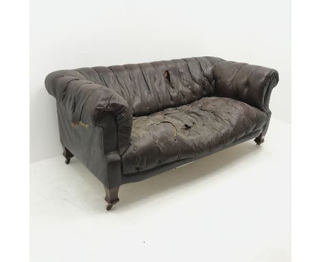 Early 20th century three seat sofa upholstered in buttoned brown leather, square tapering feet, W200cm - Condition Report In 