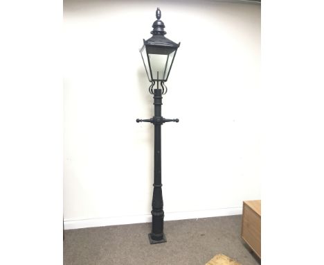 Victorian style cast iron street lamp post with glass lantern top, H254cm - Condition Report 