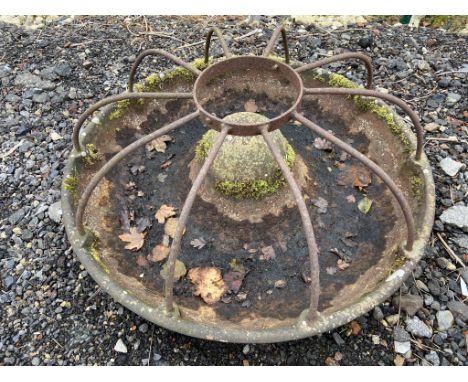 Circular cast iron Mexican hat pig trough, D90cm - Condition Report 