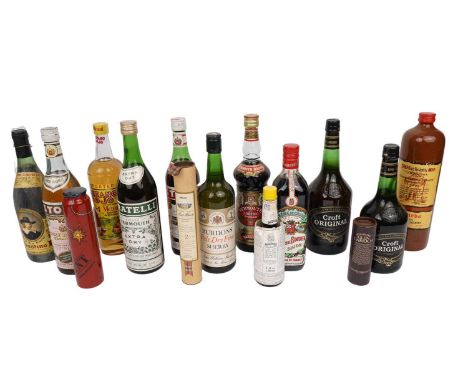 A collection of spirits and alcohol miniatures, comprising of: a miniature Saint Michale Highland Malt Whisky, 10 years old, 