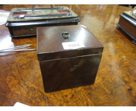 Small George III mahogany tea caddy, the hinged lid with original loop handle, 4.75ins wide 