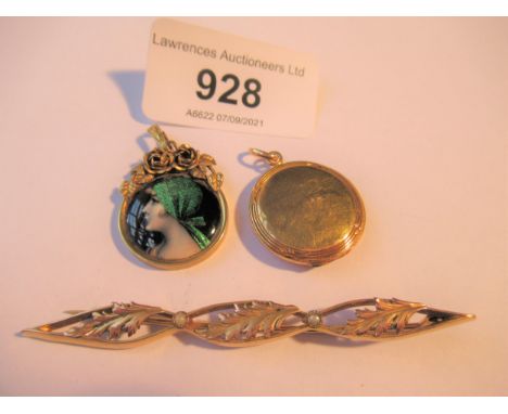 Early 20th Century French gold pendant inset with a Limoges enamelled portrait, together with a Continental gold pendant lock