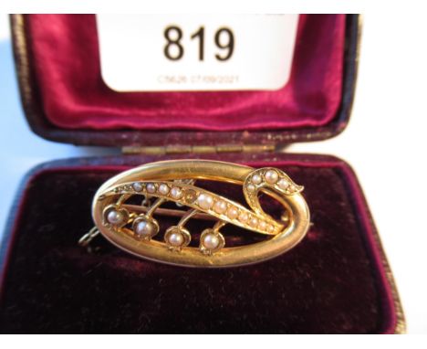 Victorian 15ct gold split pearl inset Lily of the Valley brooch (minus one split pearl), in a fitted case, 4gms 