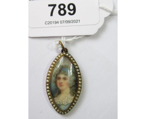 George III oval memorial pendant with seed pearl border inset with a portrait of a ladySize - 31 x 13mm approximately, exclud