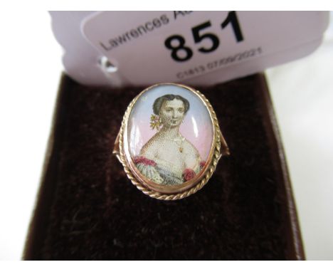 9ct Yellow gold ring mounted with an oval printed head and shoulder portrait of a lady 