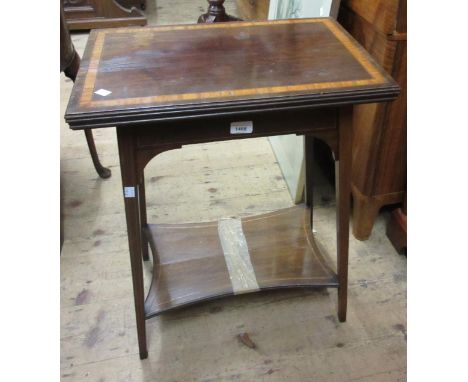 Small Edwardian mahogany satinwood banded rectangular fold-over card table (with damages) 