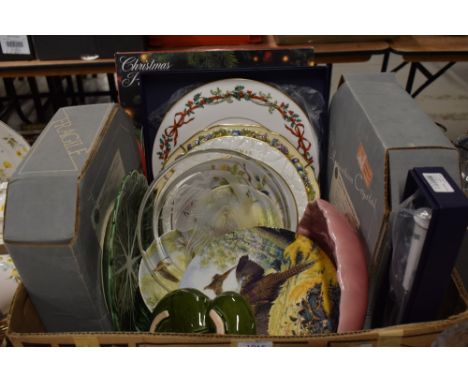 A collection of collectors decorative plates including Royal Worcester 'Holly Ribbons'  cake plate and cake slice, two Michae