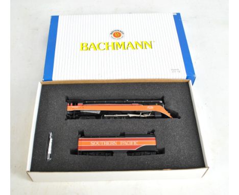BACHMANN; a H0 gauge 11302 S.P. 4-8-4 w/smoke, HD. Light &amp; Tender steam locomotive (GS4 Daylight) 4446, boxed. CONDITION 