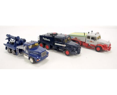 SMITH AUTO MODELS (probably); three good quality model haulage vehicles comprising grey/red Scammel with 'Sunter' decal, navy
