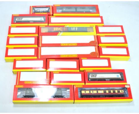 HORNBY; a group of 00 gauge rolling stock including R223 Pullman First Class Parlour Car, R4097 Virgin MkIII Second Coach '12