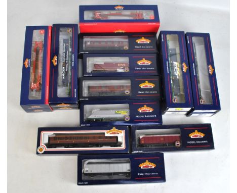 BACHMANN BRANCH-LINE; a group of 00 gauge rolling stock including 38-250 IPA twin double deck car transporter STVA red, 39-17
