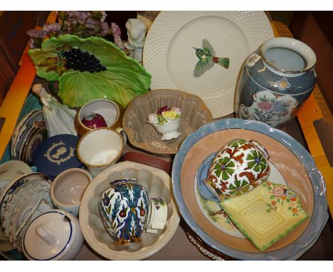 Carlton Ware leaf dish, Wedgwood trinket pot, Spode Mansard plate, Stoneware jelly moulds etc