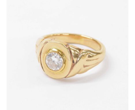 Gentleman's solitaire diamond 9ct ring, round brilliant-cut, 1.08ct approx, clarity VS, colour H-I, London 1996,  9.5gm, ring