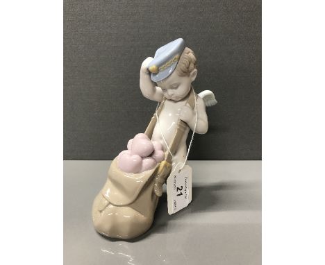 LLADRO FIGURINE 6830 LOVE LETTER CUPID