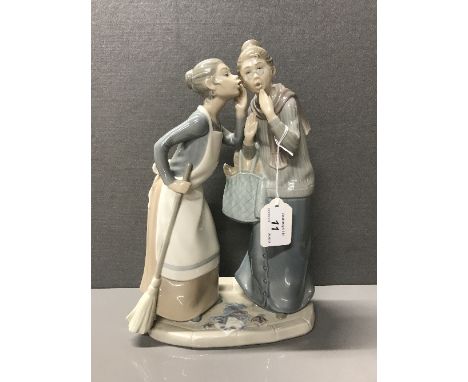 LLADRO FIGURINE 4984 THE GOSSIP