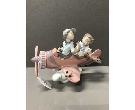 LLADRO FIGURINE 5698 DON'T LOOK DOWN