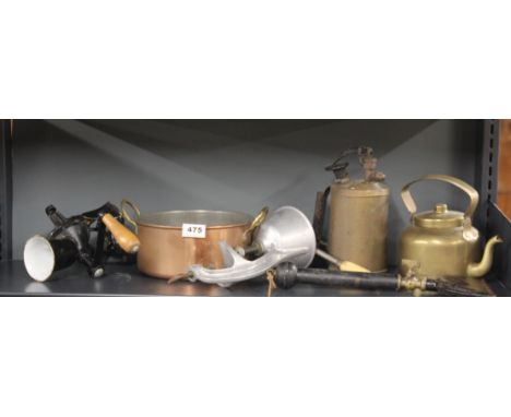 A group of vintage kitchenalia.