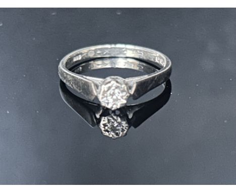 9ct Gold diamond solitaire ring Size M 2.1g 