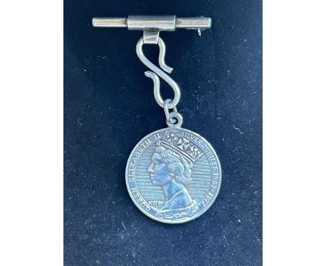 Elizabeth II silver jubilee medal Sheffield 
