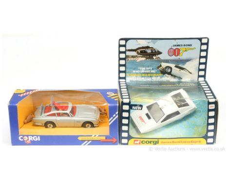 Corgi 269 "James Bond" Lotus Esprit taken from the film "The Spy who Loved Me" - white, black with "007" bonnet label - Near 