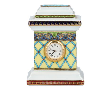VERSACE x ROSENTHAL Tischuhr "RUSSIAN DREAM". Porzellan in Weiß mit dekorativer Musterung und eingefasster Uhr. Sehr guter Er