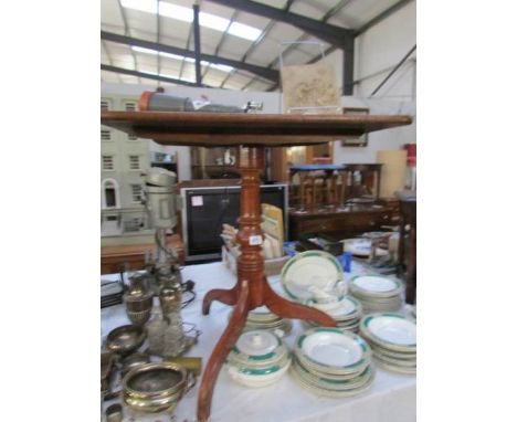 A Georgian mahogany tripod table