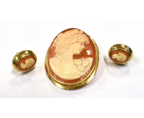 18CT GOLD CAMEO BROOCH &amp; 9CT EARRINGS A 4cm long x 2.5cm wide, finely carved shell cameo brooch with hinged pendant bale 