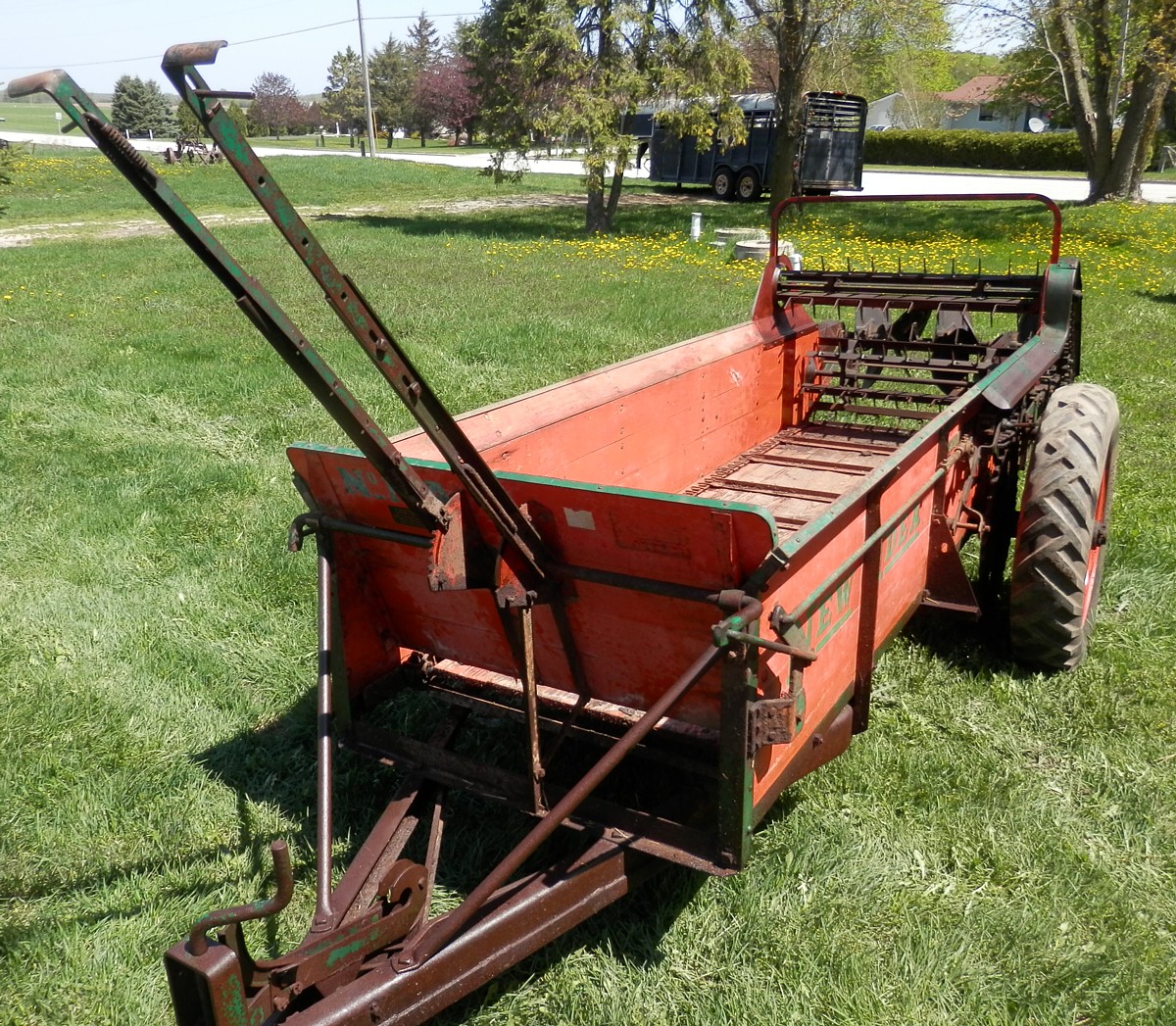 NEW IDEA No 12A Ground Driven Manure Spreader Dresser Beater 7 5 24   Original 