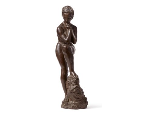 Wilhelm Lehmbruck, Mädchen mit aufgestütztem BeinBronze. Höhe 64 cm. Rückseitig und links unten signiert 'W LEHMBRUCK PARIS'.