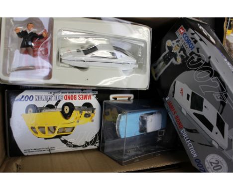 Corgi - five x boxed Corgi 007 cars