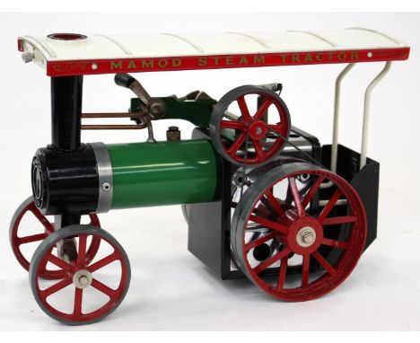 Mamod: A Mamod Steam Traction Engine 'TE1A', green with red wheels, complete with steering control rod, with burner tray, unb