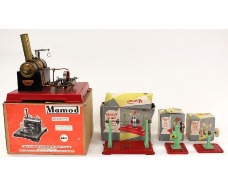 Mamod: A boxed Mamod S.E.3 Live Steam twin cylinder engine complete with a Mamod Line Shaft, miniature polishing machine and 