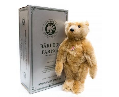 Steiff: A Steiff Bärle 35 PAB 1905, Hellbraun 50, replica Teddy Bear, 1993, limited edition 5571/6000, light blonde mohair, w