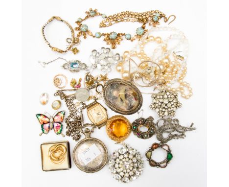 A bag of assorted costume jewellery including gold, silver and yellow metal time pieces, brooches, glass beads and faux pearl