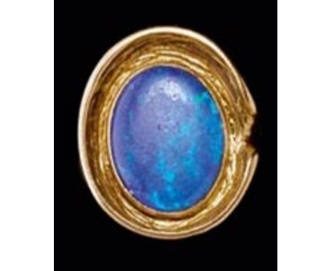 Gabrielsen, Bent Sammelwürdiger Opal-Ring (Dänemark 1928-2014) Modell 365. Schmaler Steg breit übergehend zur ovalen und prof