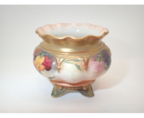 Royal Worcester small four footed Hadleys roses vase H: 5 cm