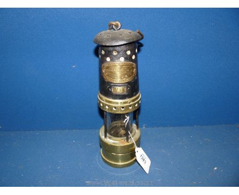 A Thomas &amp; Williams, Aberdare No. 15 miner's Lamp 