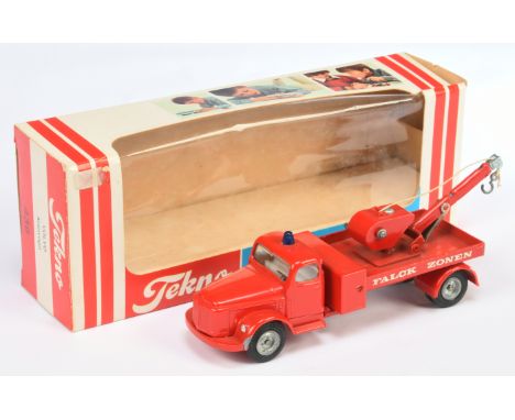 Tekno No.436 Volvo Falck Zonen Breakdown Truck - red, bare metal hubs, blue plastic light - Excellent to Excellent Plus in Go