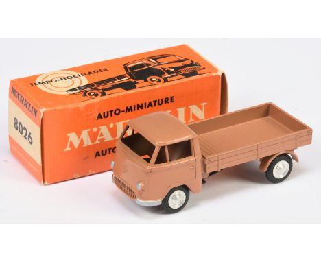 Marklin No.8026 Open Back Truck - salmon body and back, cast spun hubs - Excellent to Near Mint in an Excellent carded pictur