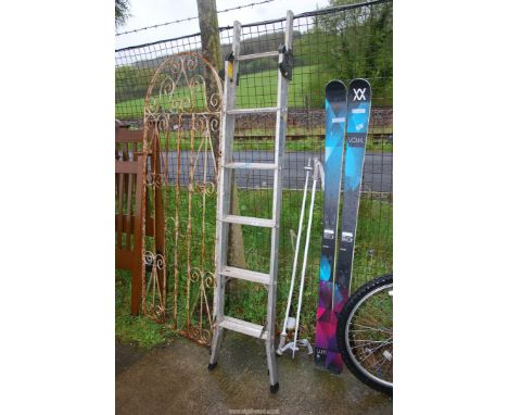 A six rung opening out step ladder.