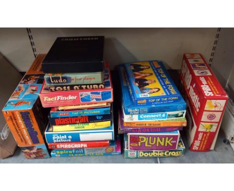A good lot of vintage games, completeness unknown COLLECT ONLY 