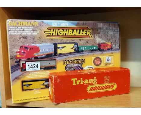 A boxed Bachmann high baller 'N' gauge train set and a Tri-ang R55 BB diesel loco 