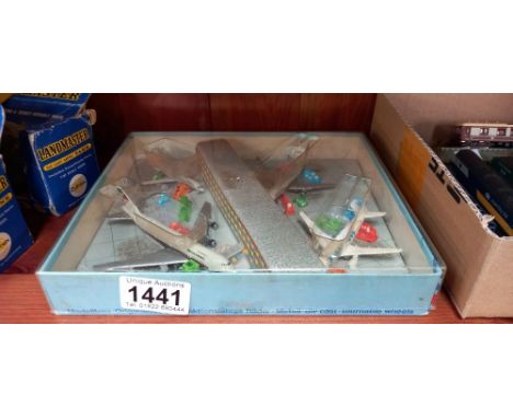 A rare Schabak 1/600 scale aircraft 912/9 airport souvenir set, 'made in Germany' 