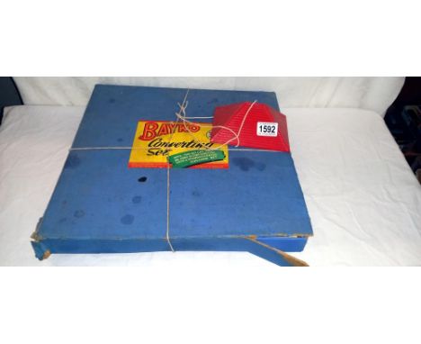 A vintage boxed Bayko converting set 3x unchecked 